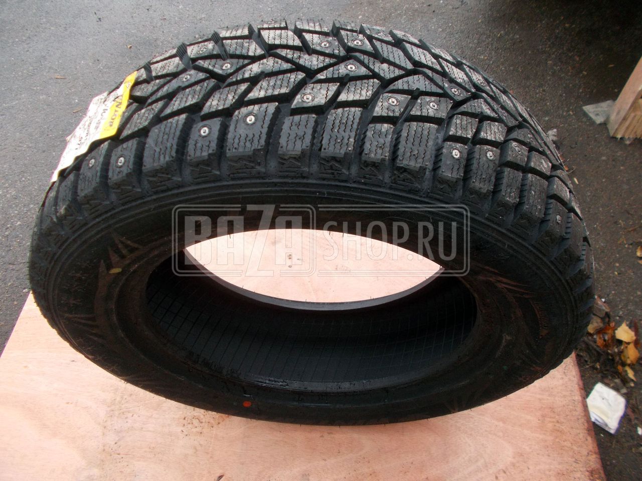 Шина R16 215/55 DUNLOP SP Winter ICE 02 97T шипованная (УАЗ) / 215/55 R16 DUNLOP SP Winter ICE 02, 97T